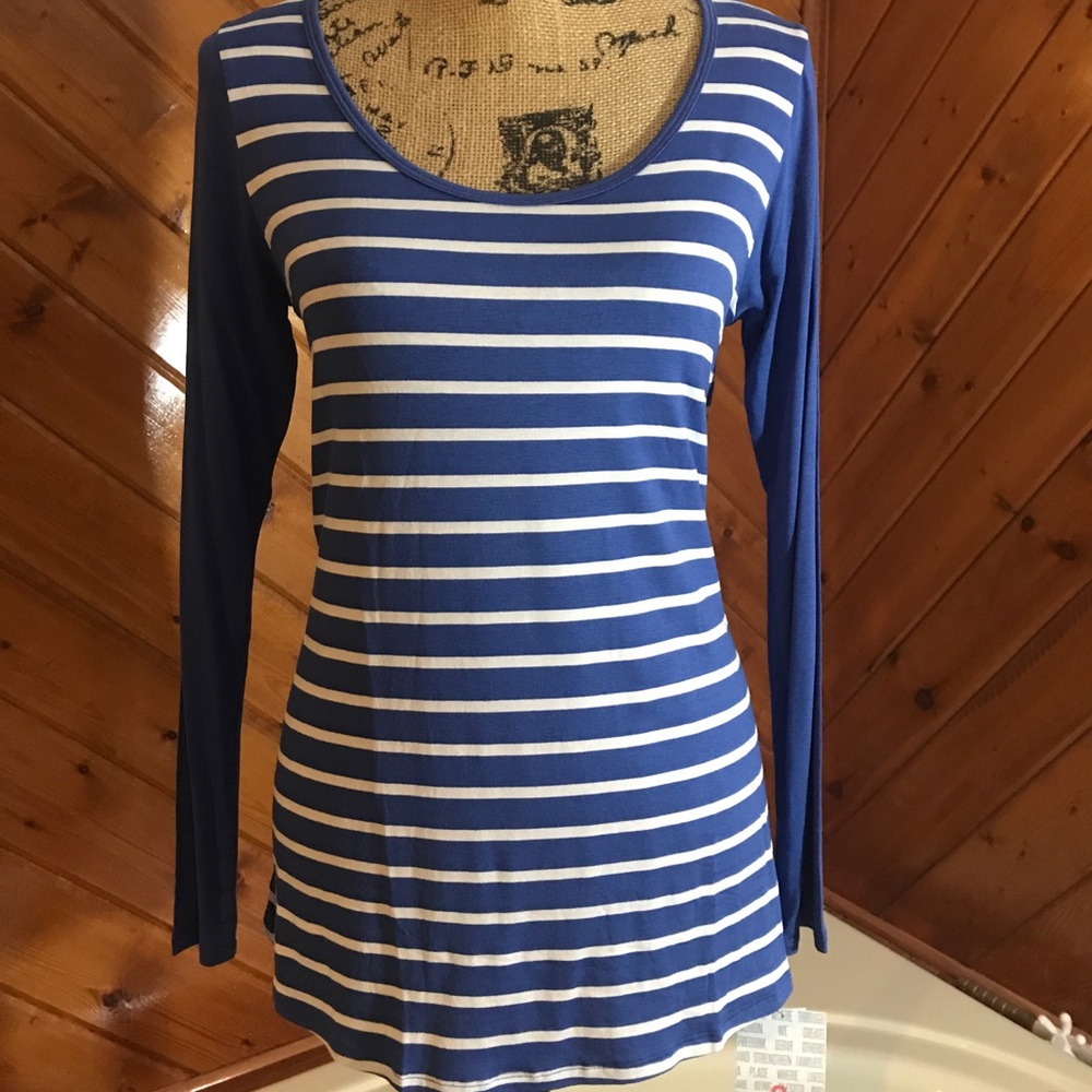 NWT LuLa Roe “Lynnae” top in blue w/white stripes